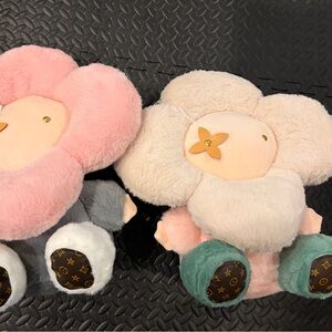 Set of 2 Doudou Vivienne Plush Dolls LV